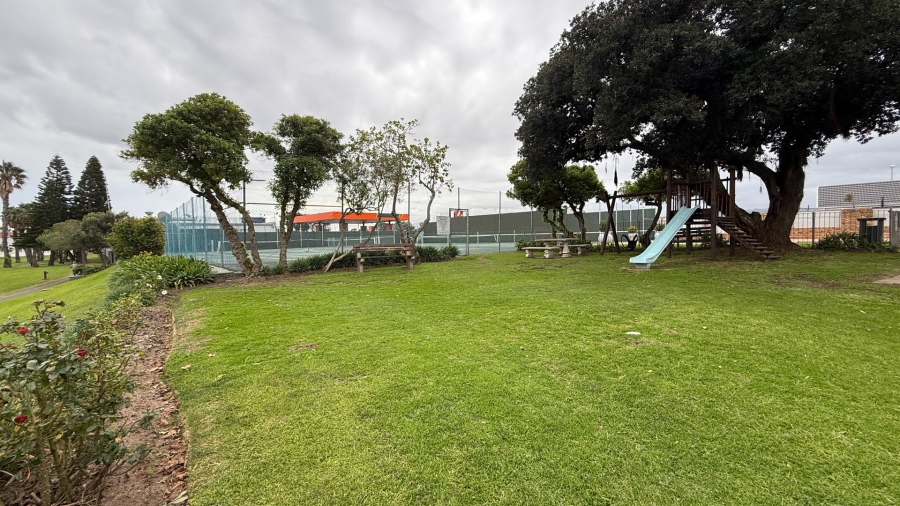 2 Bedroom Property for Sale in Greenways Golf Estate Western Cape